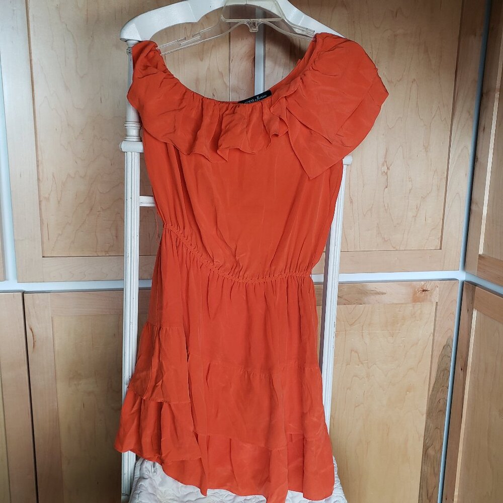 EUC GUESS BY MARCIANO 100% silk one shoulder sashay lined tangy orange (M)